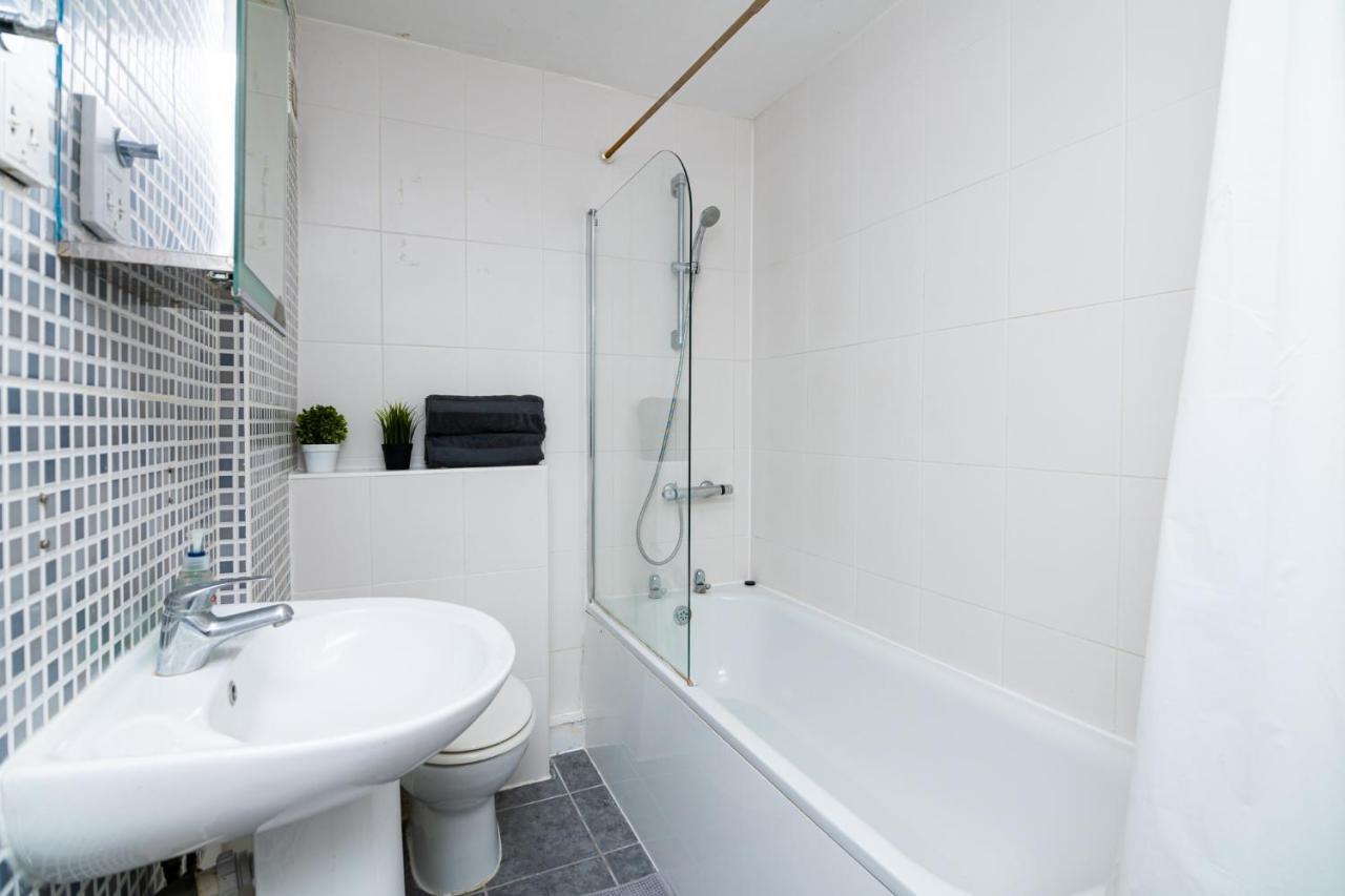 Charming Gem II 2Bd 2Ba Retreat Apartment London Luaran gambar