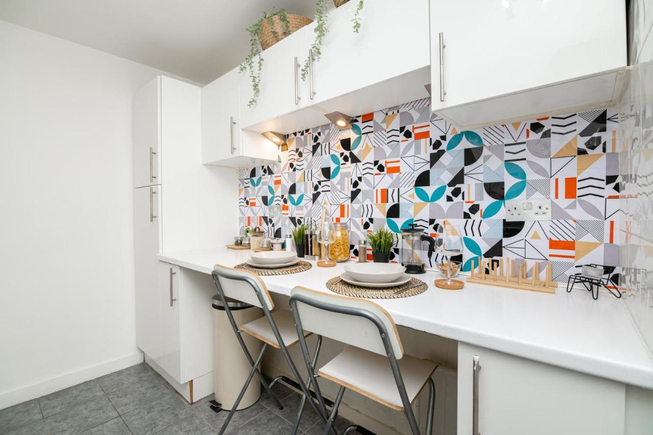 Charming Gem II 2Bd 2Ba Retreat Apartment London Luaran gambar